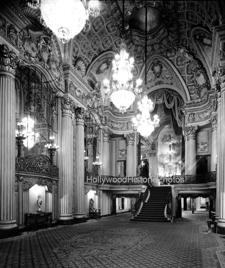 Los Angeles Theatre-interior 1931 Lobby and stairway Broadway & 6th St. WM.jpg